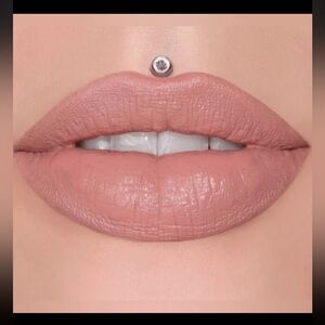 CELEBRITY SKIN OG Jeffree Star Velvet Trap